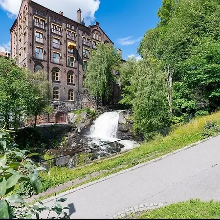 Charming Duplex Near The Beautiful Akerselva River * אוסלו